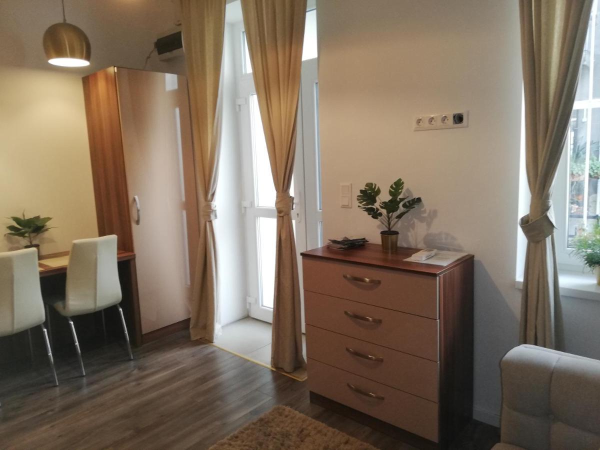 Embassy Studio Apartment Citypark Budapest Exterior foto